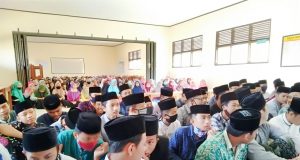Peserta Ujian Kepesanterenan Datang Terlambat, Kepala Sekolah Keluarkan Kebijakan Baru Do'a Bersama