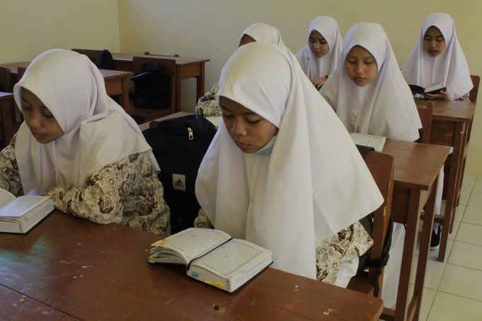Kurikulum Kepesantrenan SMA Al Hikmah Sirampog Kurikulum SMA Alhikmah Sirampog