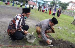 SMA Al Hikmah Sirampog Peletakan Batu Petama Pembuatan Lapangan Olahraga Standar Nasional Peletakan Batu Petama