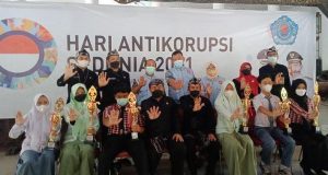 Vani Marselina Raih Juara Desain Poster Hari Anti Korupsi Sedunia 2021