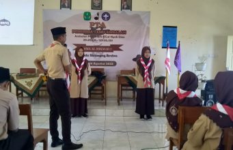 Pramuka SMA AL Hikmah Adakan Upacara Penerimaan Tamu Ambalan dan Seminar Kepramukaan