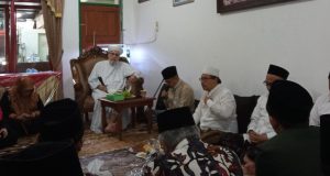 Guru dan Karyawan SMA Al Hikmah Ngaji Bareng Syekh Yusuf dari Negara Libanon, Timur Tengah