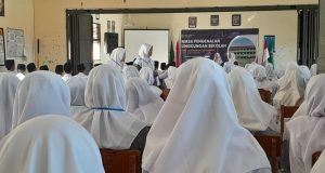 Siswa-siswi Baru SMAS AL Hikmah Sirampog Mengikuti Masa Pengenalan Lingkungan Sekolah (MPLS) untuk Tahun Pelajaran 2023/2024