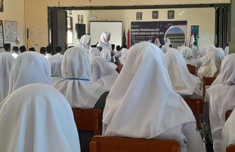 Siswa-siswi Baru SMAS AL Hikmah Sirampog Mengikuti Masa Pengenalan Lingkungan Sekolah (MPLS) untuk Tahun Pelajaran 2023/2024
