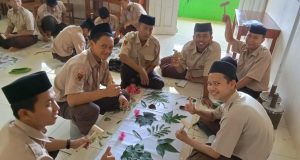 Batik Ramah Lingkungan Dengan Ecoprint