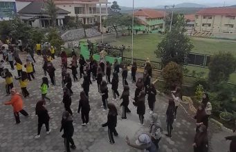 Sorak Meriah Siswa saat Senam Bersama