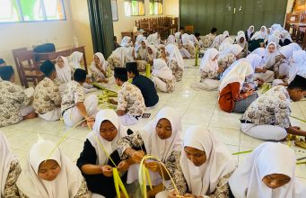 Siswa SMA Al Hikmah Sirampog Siap Meriahkan Gelar Karya P5 Kearifan Lokal : Pernikahan Adat Jawa