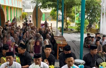 SMA Al Hikmah Sirampog Meriahkan Maulid Nabi dengan Hadroh dan Tausiyah