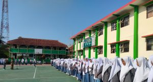 Hari Pertama Masuk Sekolah, Siswa Baru SMA Al Hikmah Awali dengan Mujahadah dan Pengarahan