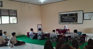 Persiapan Kegiatan Munaqosah Kelas XII Tahfidz & Kitab Kuning SMAS AL-HIKMAH SIRAMPOG