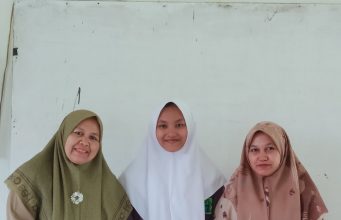 Prestasi Gemilang Siswi Kelas Tahfidz SMA AL HIKMAH Khatam Al-Qur’an 30 Juz pada Tasmi’ Tengah Semester 2 Tahun 2025