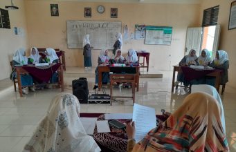 SMA AL HIKMAH Memeriahkan HARDIKNAS 2025 dengan Partisipasi Melalui Lomba Cerdas Cermat dan Stand Up Comedy