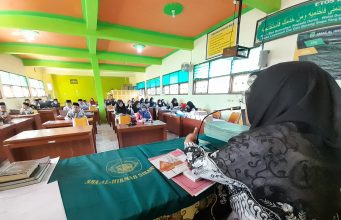 Rapat Awal Tahun Pelajaran 2025/2026 SMA Al Hikmah: Evaluasi dan Penyusunan Strategi Pembelajaran Baru