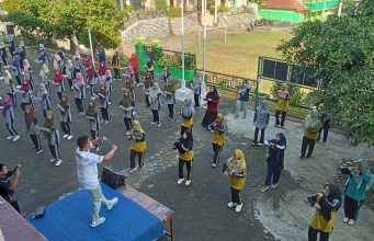 Hari Kedua MPLS SMA Al Hikmah 2025/2026: Semangat Kebersamaan dalam Senam dan Outbound Edukatif
