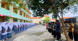 Apel Pagi SMA AL HIKMAH Bersama Polsek Sirampog