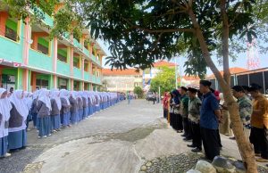 Apel Pagi SMA AL HIKMAH Bersama Polsek Sirampog