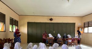 Penyuluhan Kesehatan dari Puskesmas Sirampog diikuti dengan Antusias Luar Biasa Siswa-Siswi SMA AL HIKMAH