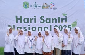 Peringatan Hari Santri Nasional 2025, Dua Santri SMA AL HIKMAH Meraih Penghargaan sebagai Santri Teladan