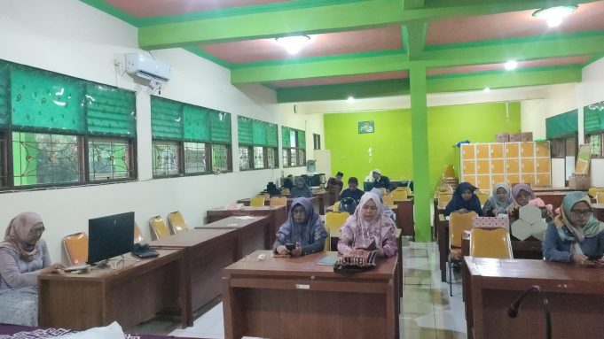 Spiritualitas Guru dan Karyawan SMA Al Hikmah Gelar Hiziban dan Doa Bersama