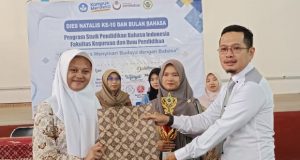 Tahlita Dwi. A Siswa SMA Al Hikmah Sirampog Raih Juara 2 Lomba Baca Puisi Universitas Peradaban