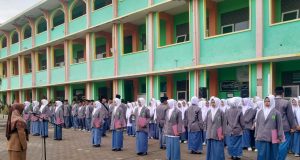 MERAYAKAN HARI PAHLAWAN