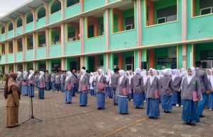 MERAYAKAN HARI PAHLAWAN