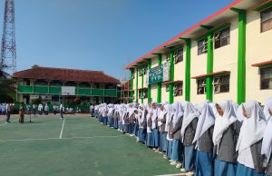 Kegiatan sekolah sehat yang dilaksanakan siswa siswi SMA AL HIKMAH