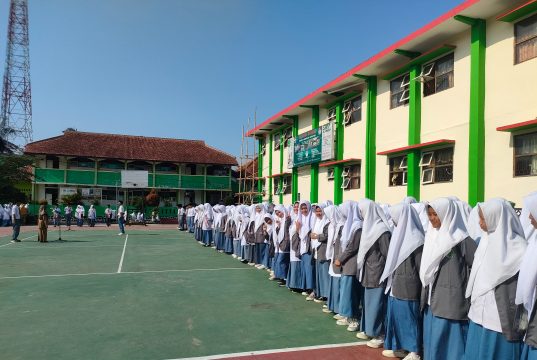 Kegiatan sekolah sehat yang dilaksanakan siswa siswi SMA AL HIKMAH